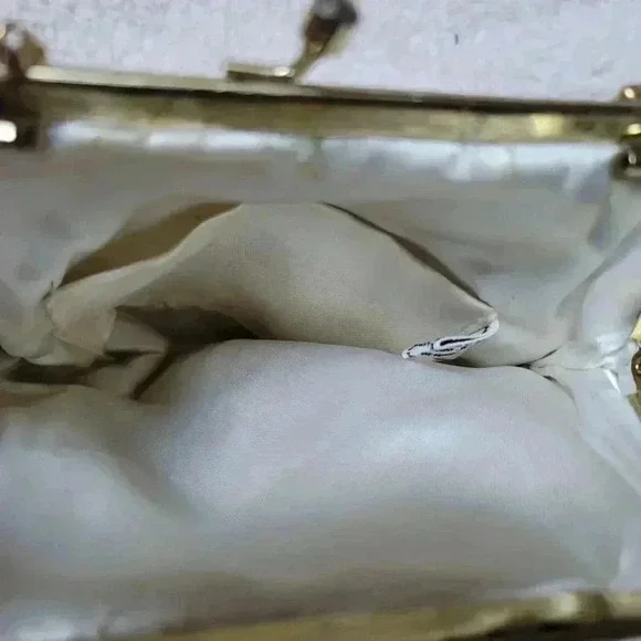 Buffums vintage tapestry small gold chain purse made in Hong 1950-60 Era… - Picture 5 of 9